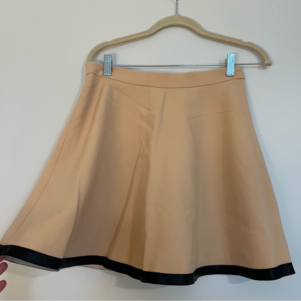 Club Monaco Elegant Tan Skirt with Black Trim